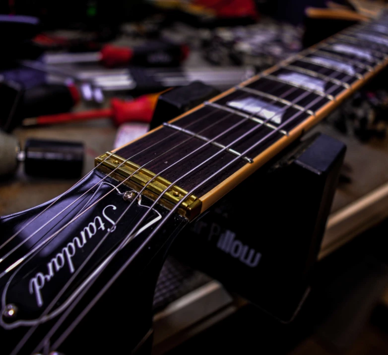 Stringed instruments in the service shop