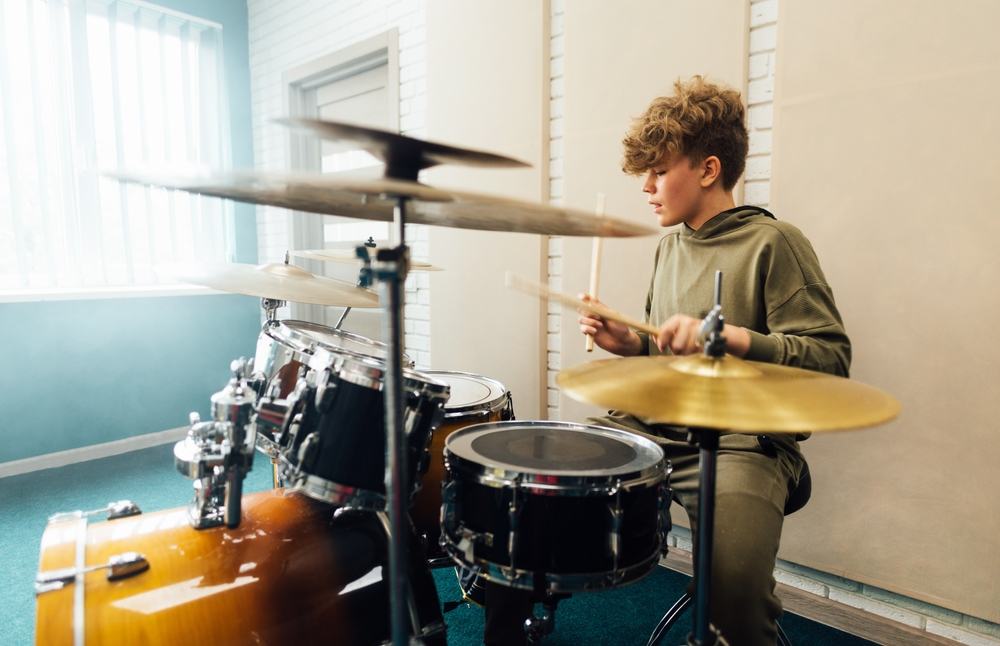 Feel that Beat! Hone Your Rhythm and Coordination with Drum Lessons