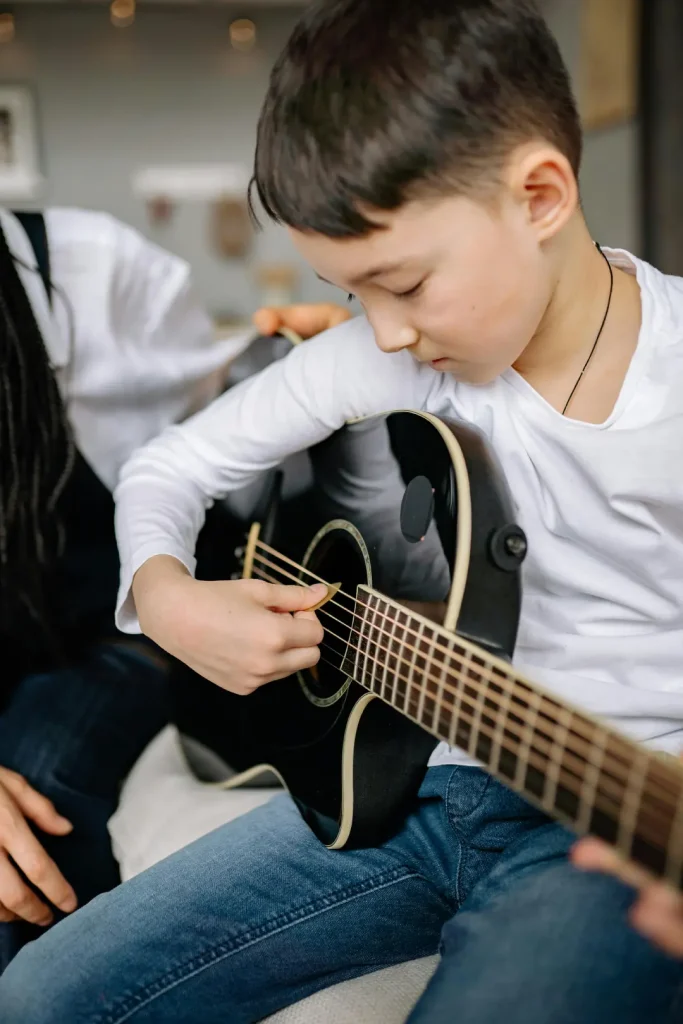 6 Reasons Online Guitar Lessons Are Worth It!